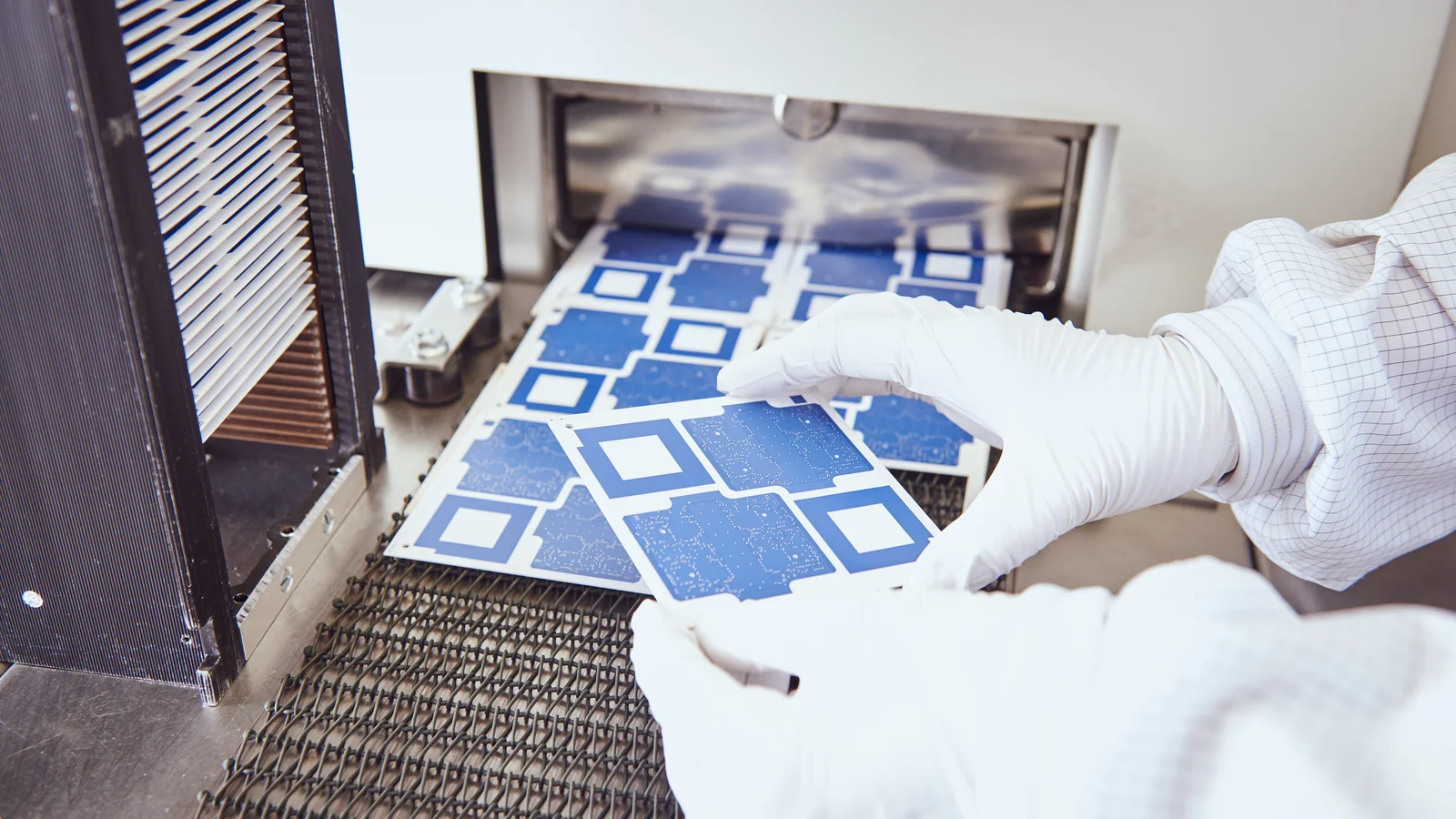 Close-up of a hybrid solution, thick film 