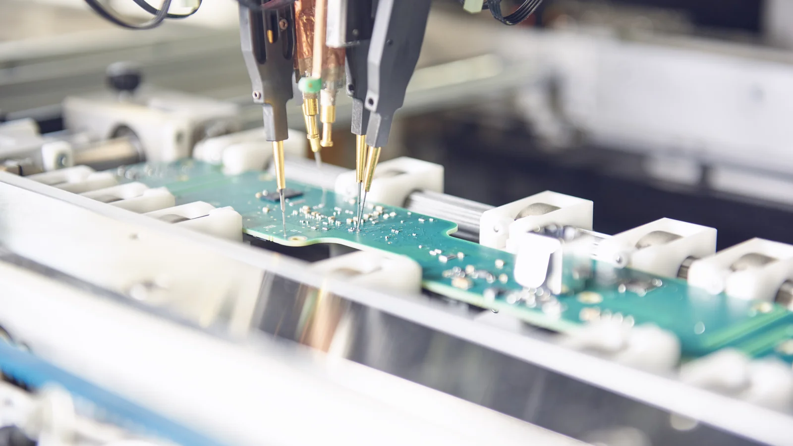 Close-up of a flying probe test at the Cicor site in Bronschhofen